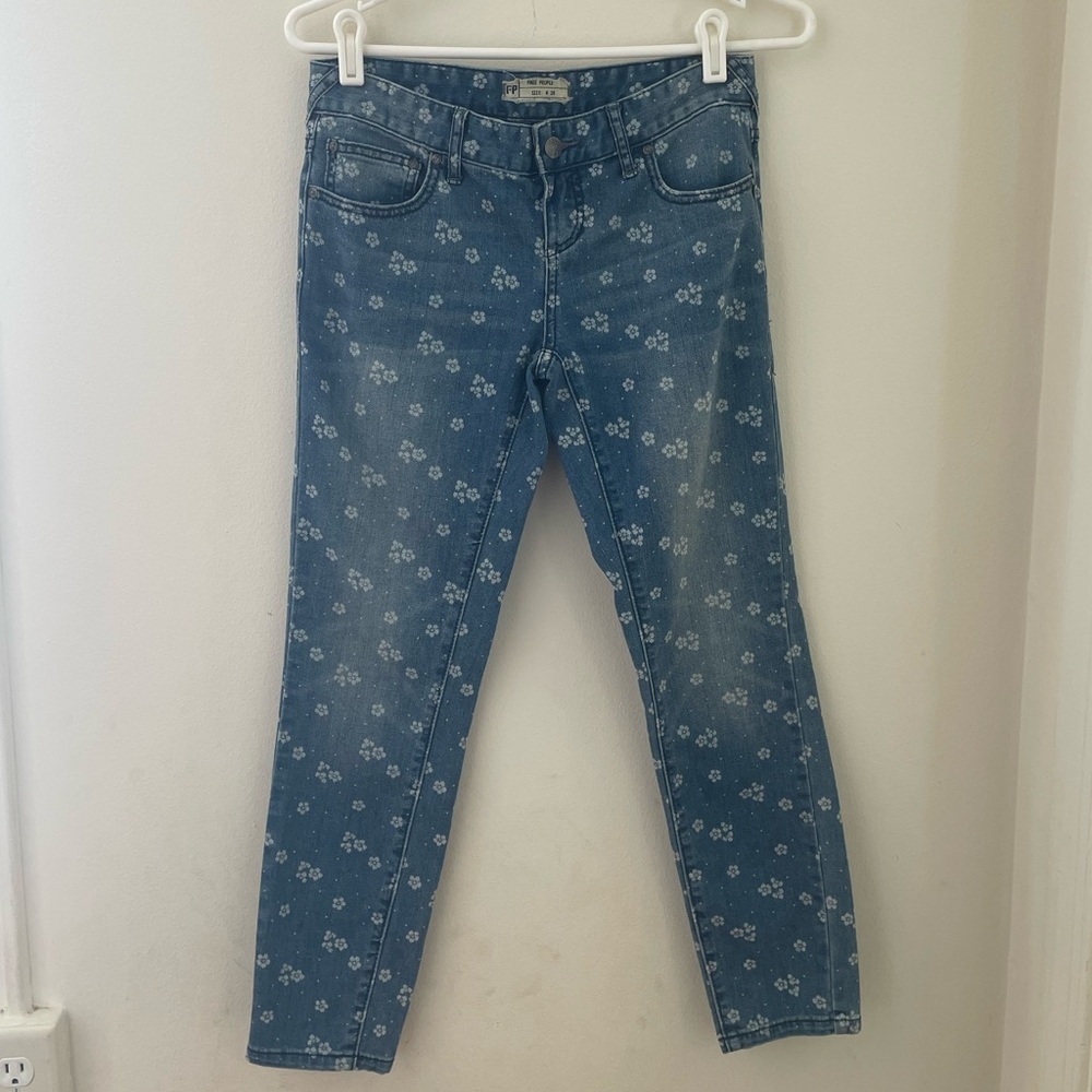 Free People Ditsy Floral Cropped Skinny Jeans